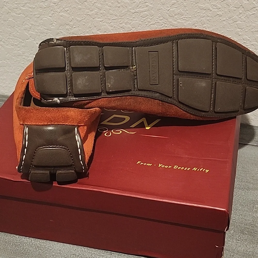 Shoes - Picture 4 of 5